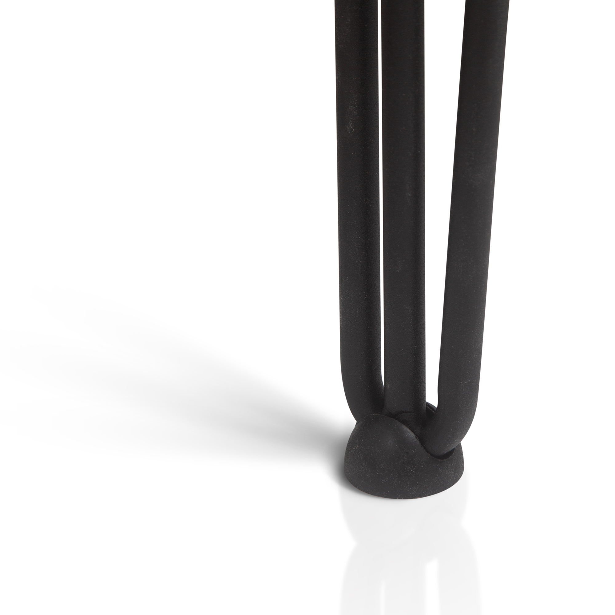 MESA_PRISMA_007 Mesa de comedor cuadrada de madera maciza y hierro modelo Prisma.